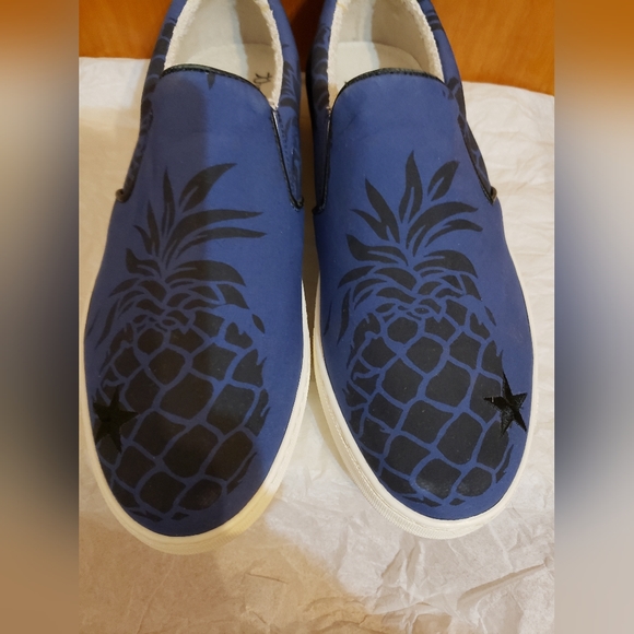The Editor Italy Distressed Pineapple Printed Blue Fabric Slip on Sneakers - Picture 3 of 10